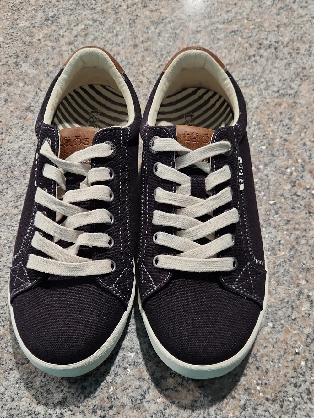 Taos Women’s Black Canvas Lace-Up Sneakers Size 8 – Casual Comfort Style